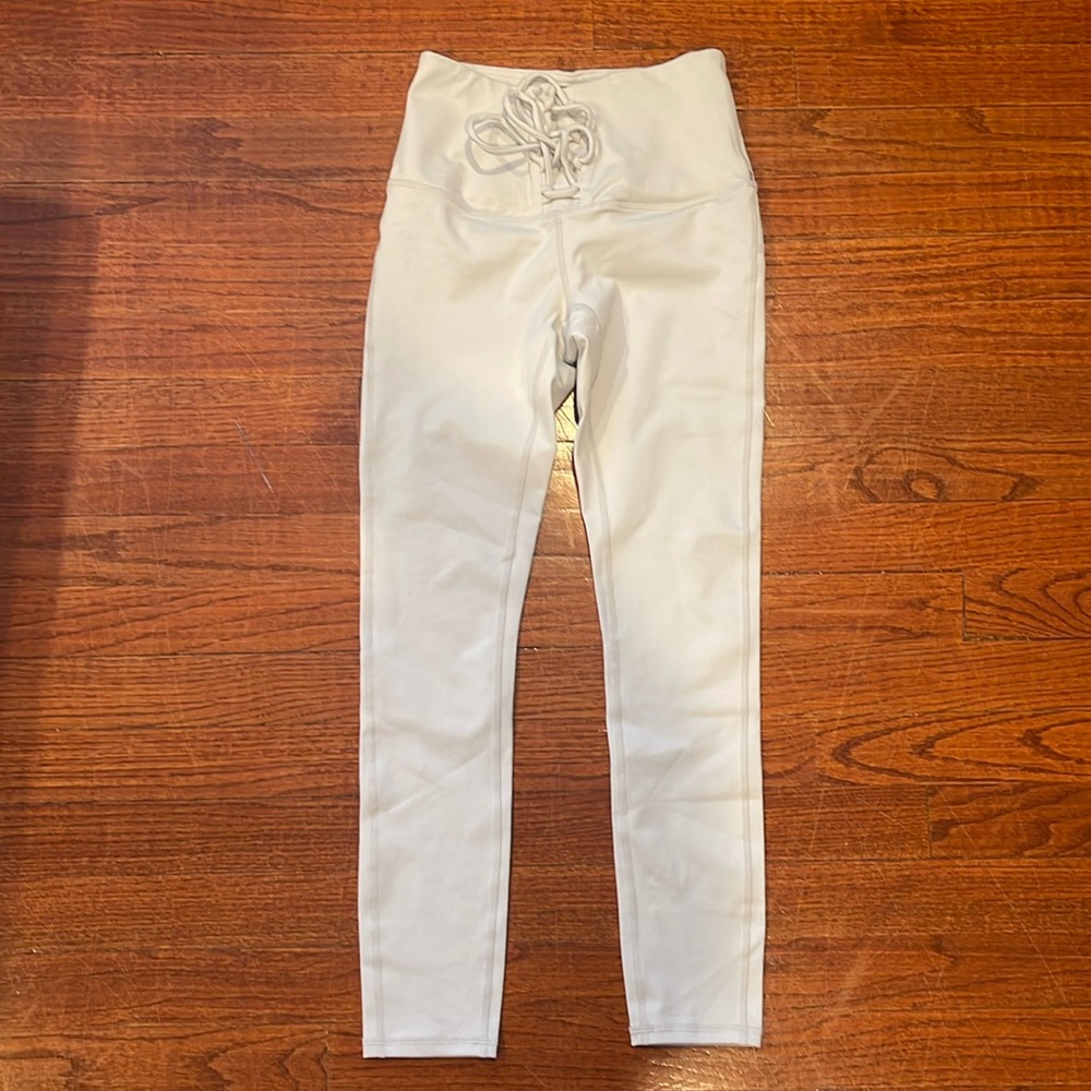 Avia Vanessa Hudgens collection bone colored leggings size XS Never used